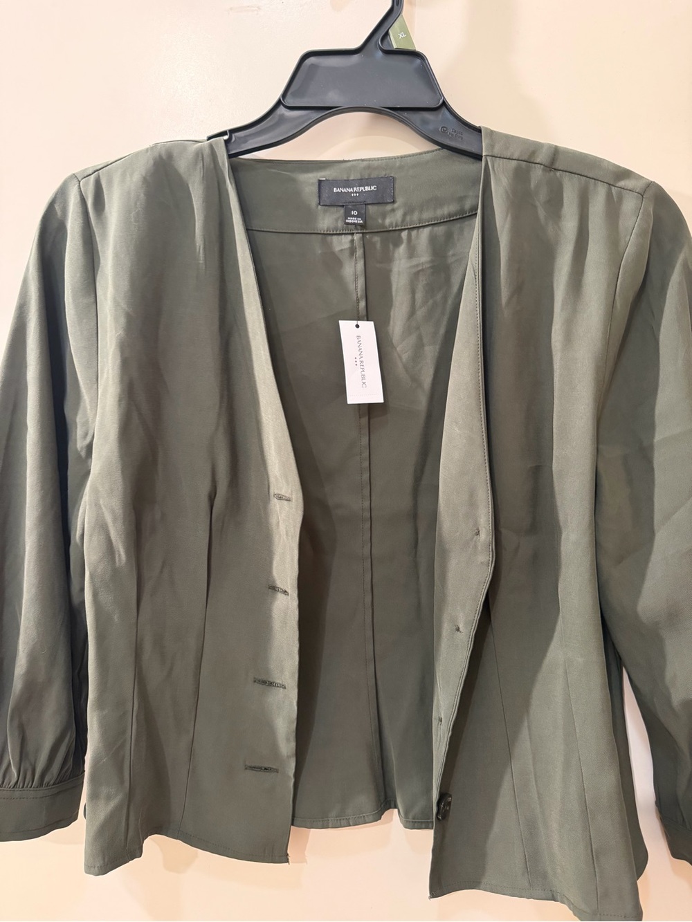 Banana Republic Olive V-Neck Button Front Top - Picture 7 of 7